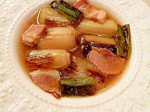 下仁田ねぎを焼いてとろとろ♥ベーコンの中華スープ